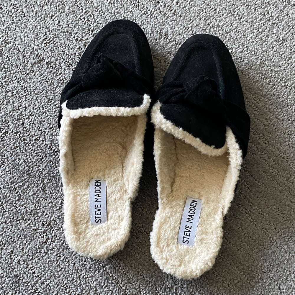 Faux fur lining mules. Size 6.5